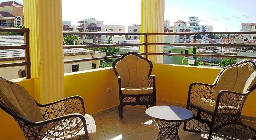 Tropical Island Apartahotel