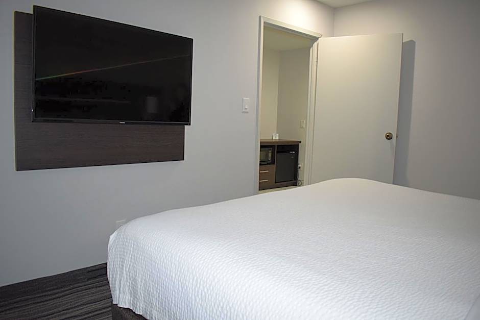 Days Inn by Wyndham Kingston