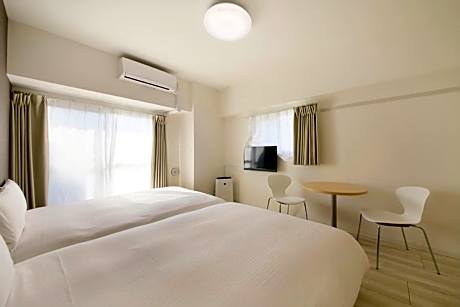 Twin Room - Non-Smoking