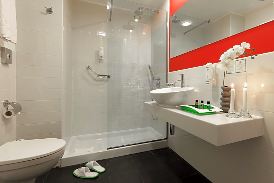 Holiday Inn Genoa City By IHG