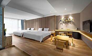 Gamalan FL Spring Hotel