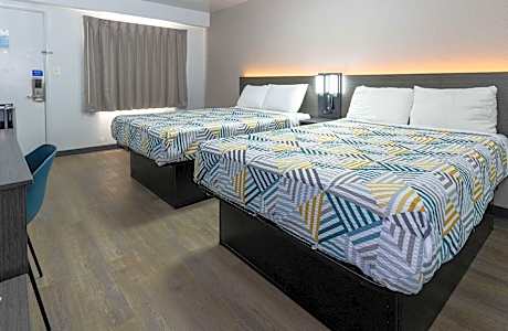 Double with 2 Double Beds - Smoking