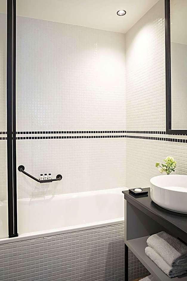 Best Western Premier The Blake Paris Gare Saint Lazare