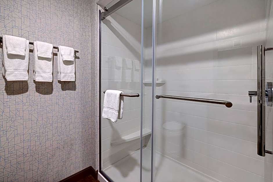 Holiday Inn Express And Suites Detroit Dearborn By IHG