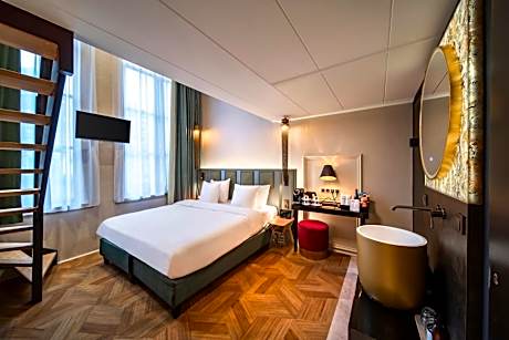 Quadruple Split-Level