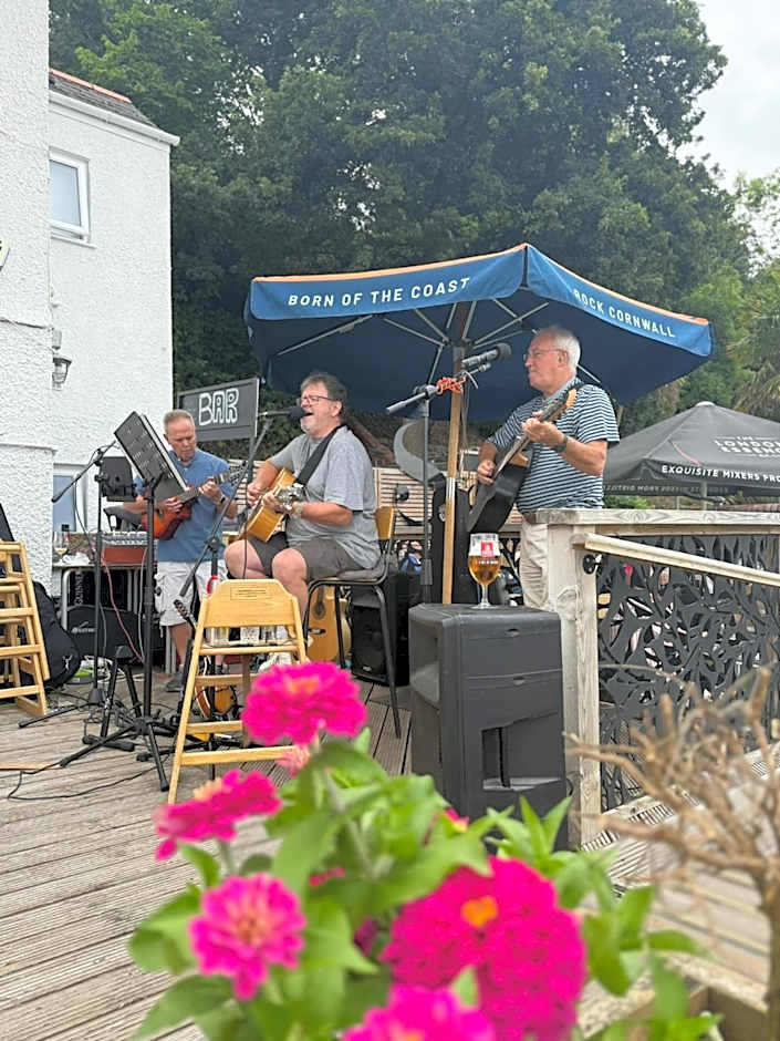 Sids restaurant and bar with rooms