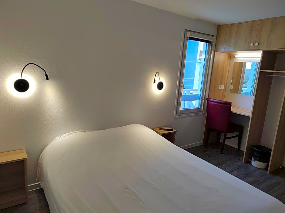 FASTHOTEL PARIS OUEST BOUAFLE