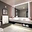 Ambassador Hotel Kansas City, Autograph Collection by Marriott