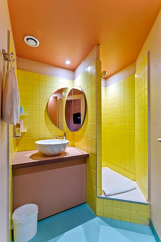 ibis Styles Pont du Gard Route d'Avignon