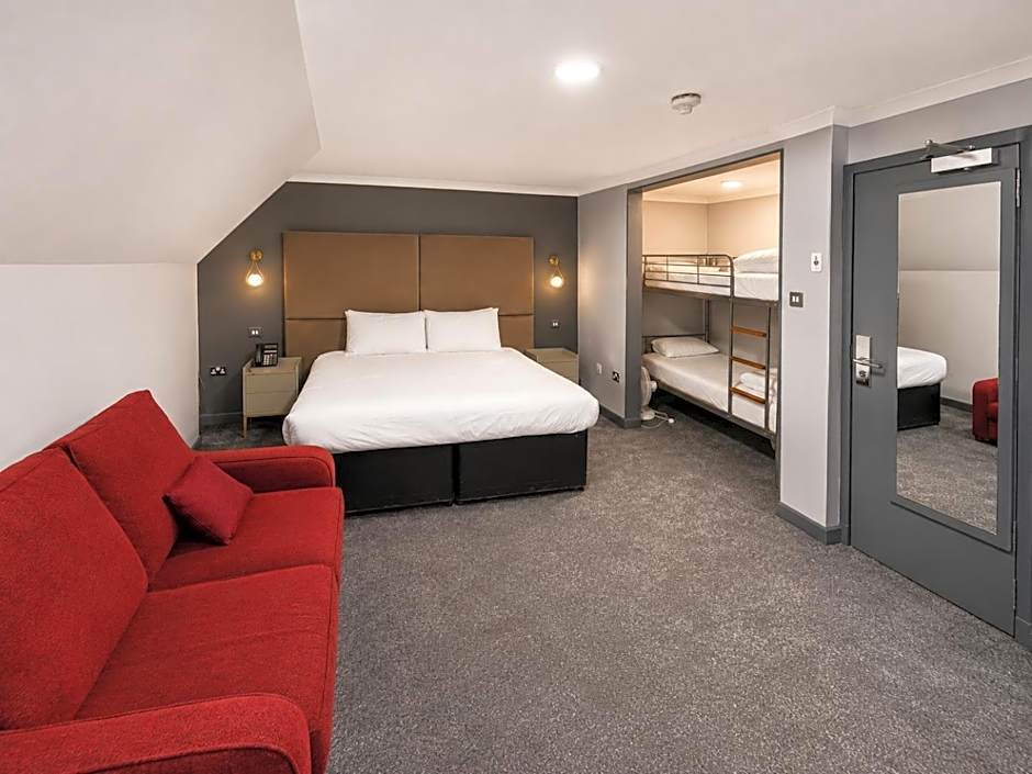 The Popinjay Hotel