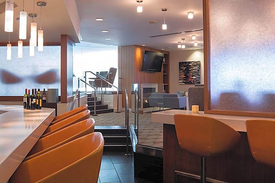 Delta Hotels by Marriott Edmonton South Conference Centre