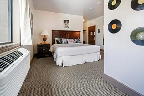 Two-Bedroom Double King Suite