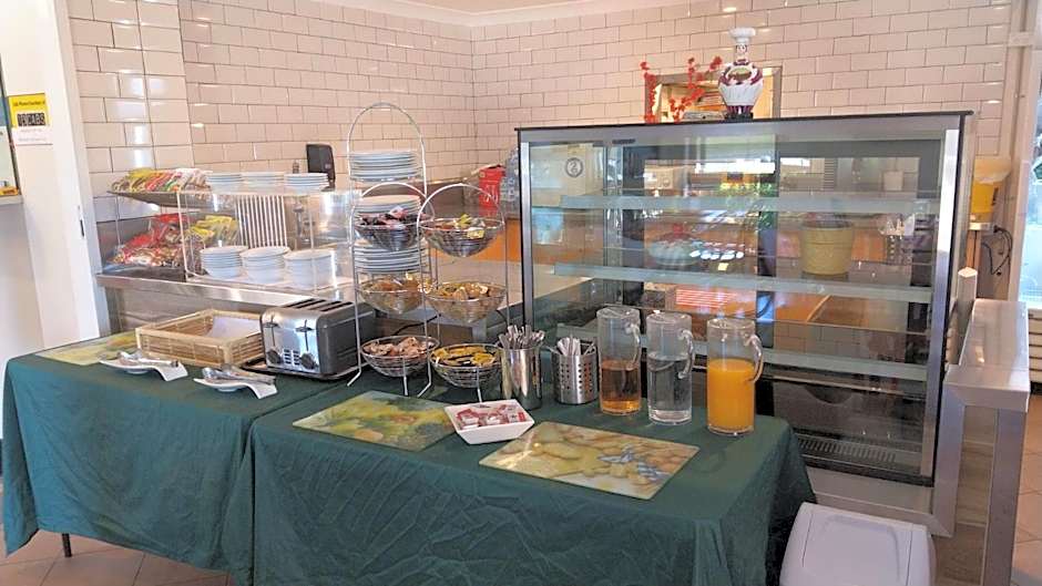 Arena Hotel (formerly Sleep Express Motel)