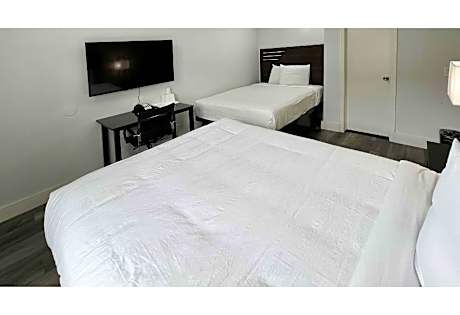 2 Queen Beds | Non-Smoking, Micfridge