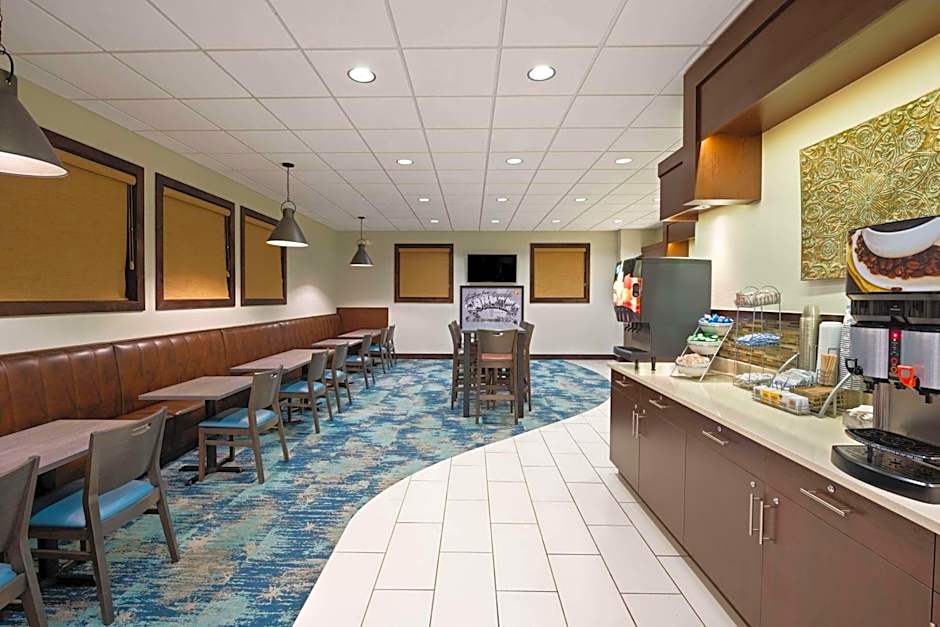Super 8 by Wyndham Conrad