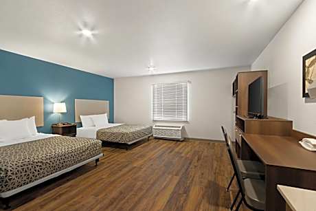 Queen Suite with Two Queen Beds - Non Smoking