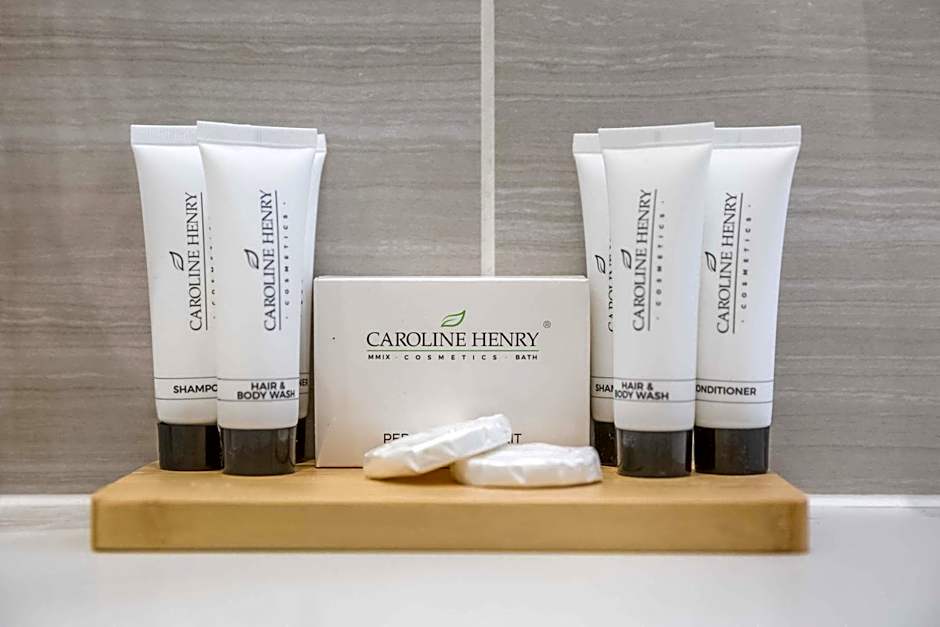 King Deluxe Ensuite with Shower-Bath and Courtyard View - Fawcett