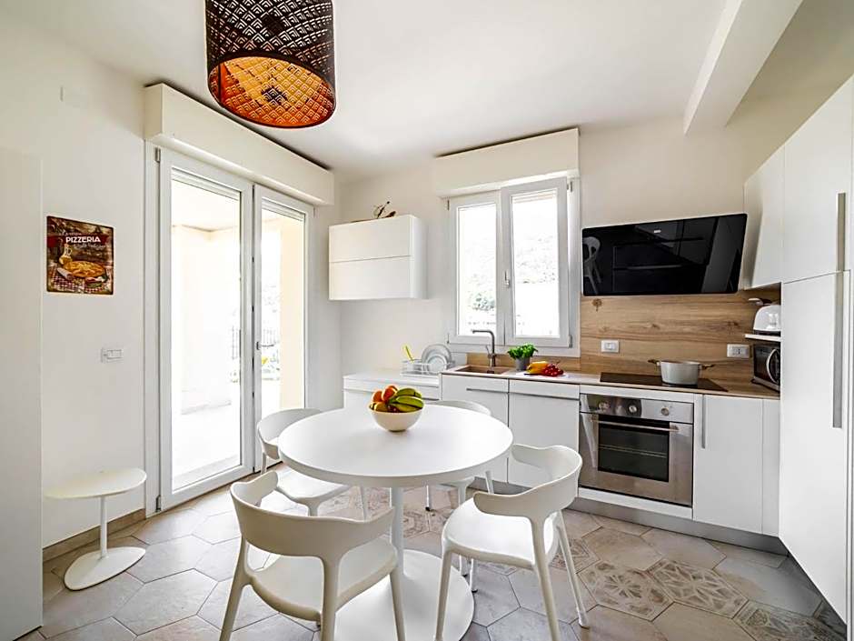 Serenity with swimming pool and parking in Alassio