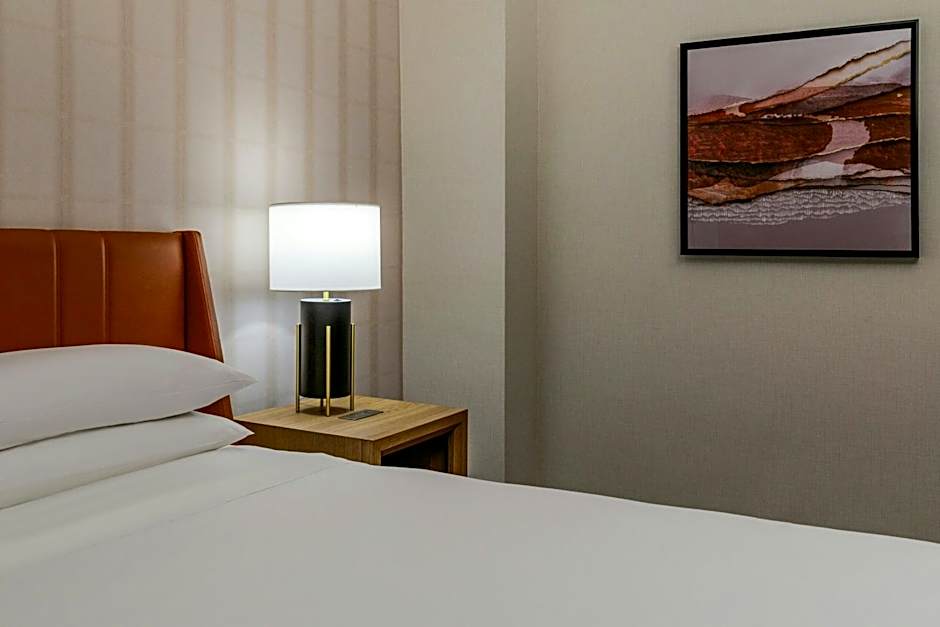 Sheraton Commander Hotel