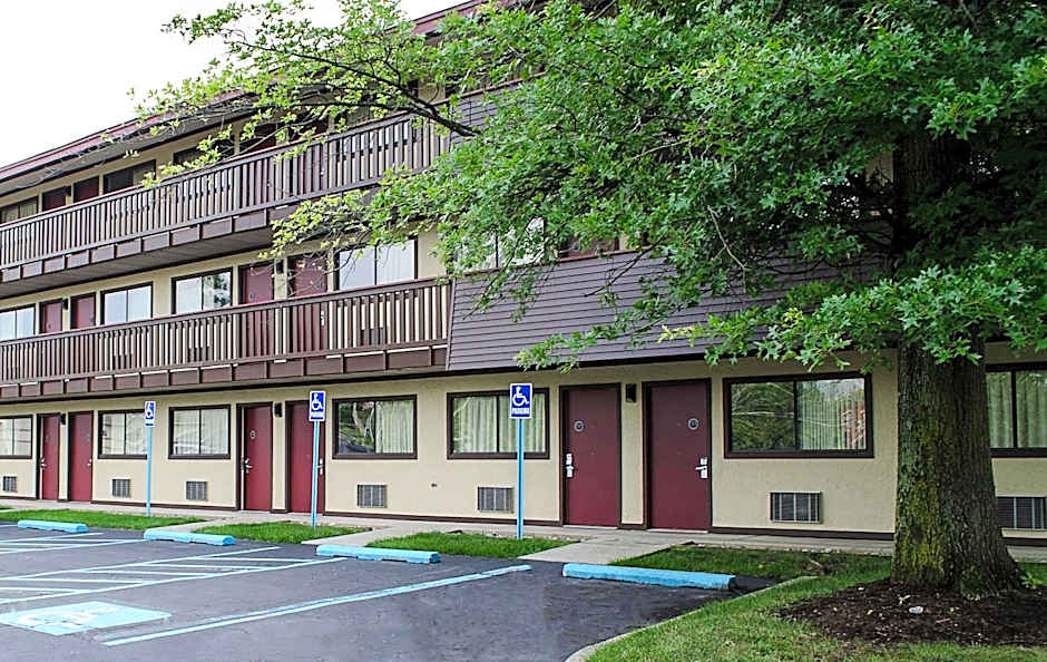 Red Roof Inn Philadelphia - Oxford Valley