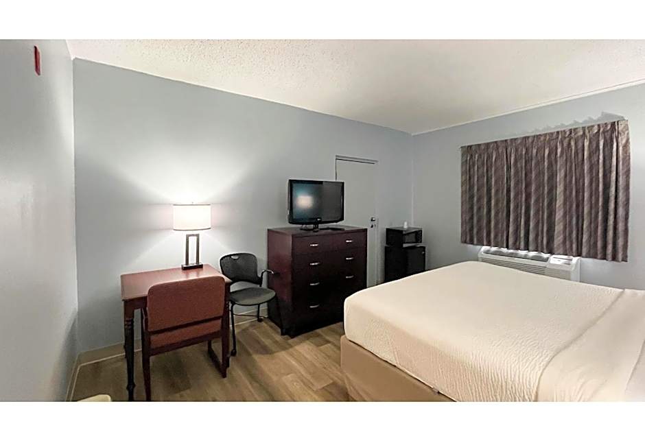 Motel 6 - Tiffin, OH