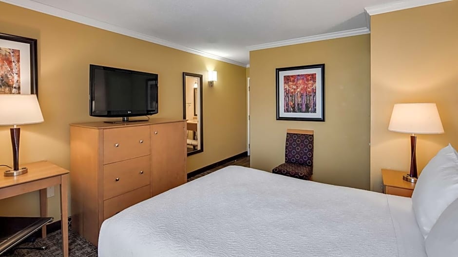 Best Western Plus Windjammer Inn & Conference Center