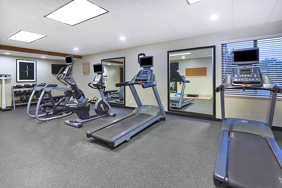 Candlewood Suites Grand Rapids Airport By IHG