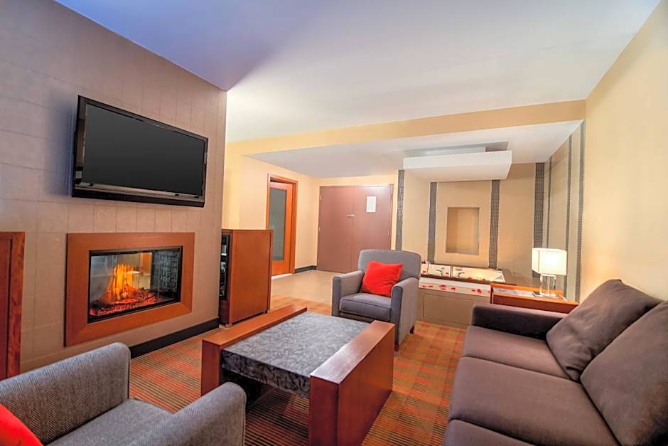 Four Points By Sheraton Winnipeg South