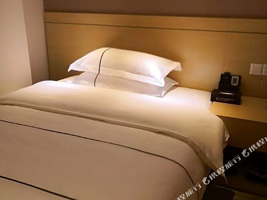 NuanJiaoLuo Hotel