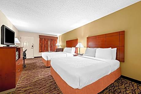 2 Queen Beds, Non-Smoking, High Speed Internet Access, Microwave And Refrigerator, Coffee Maker, Iro