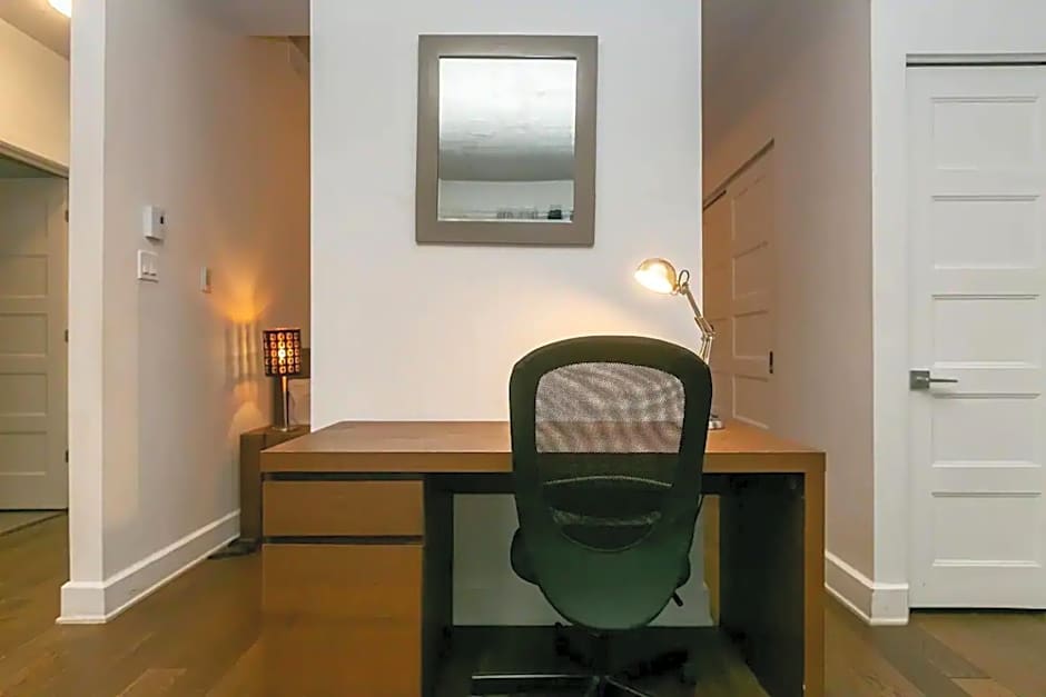 Rozenhaus Montreal Hotel