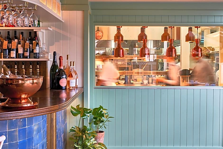 The Mitre, Hampton Court