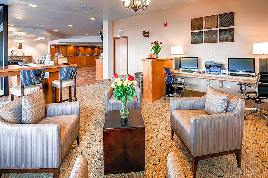 Best Western Plus Plaza Hotel