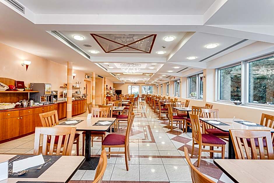 HOTEL VILLA MARIA