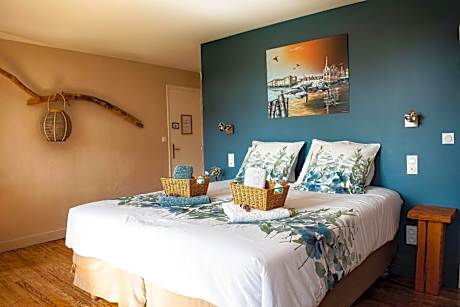 Deluxe Double Room with Shower