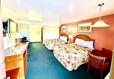 Queen Room with Two Queen Beds - Non-Smoking