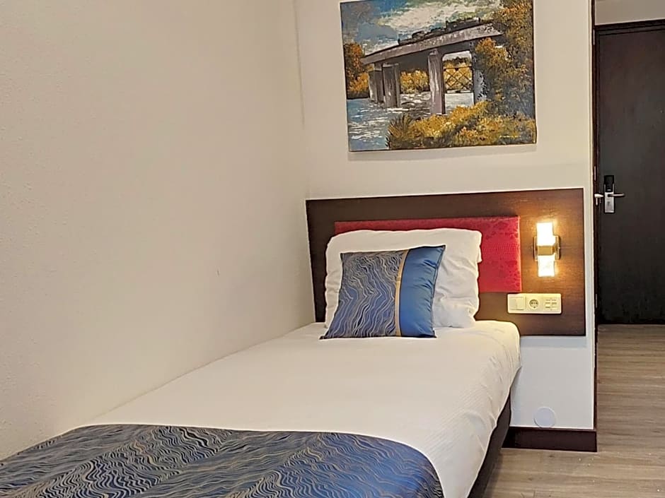 CN-Hotel