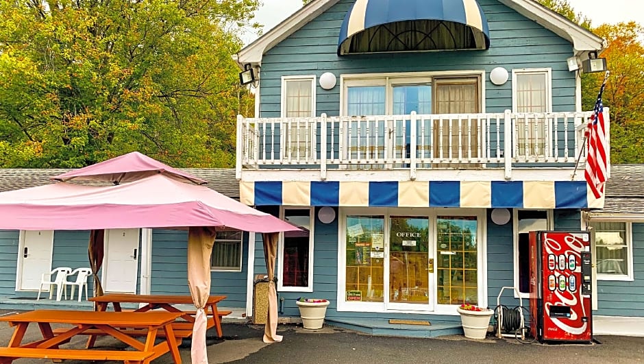 American Inn Lee