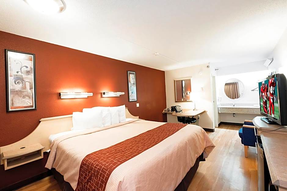 Red Roof Inn - Cincinnati Sharonville