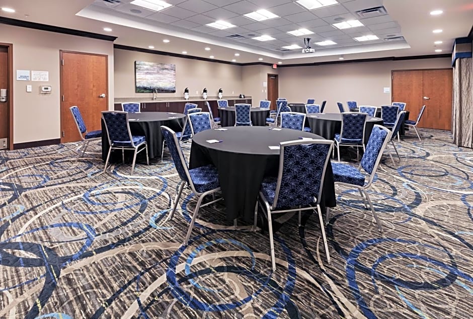 Holiday Inn Express & Suites Glenpool, an IHG Hotel
