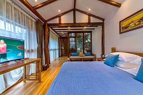 Lijiang Village House