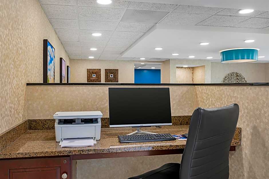 Best Western Plus Indianapolis North at Pyramids