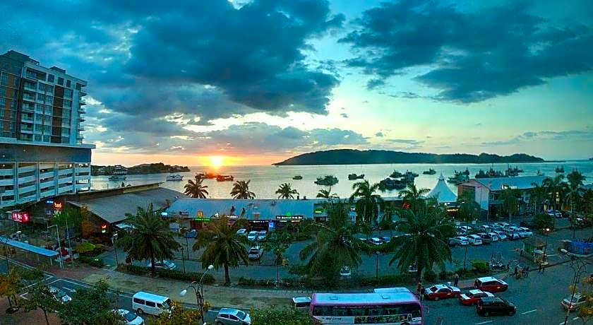 Homy Seafront Hostel