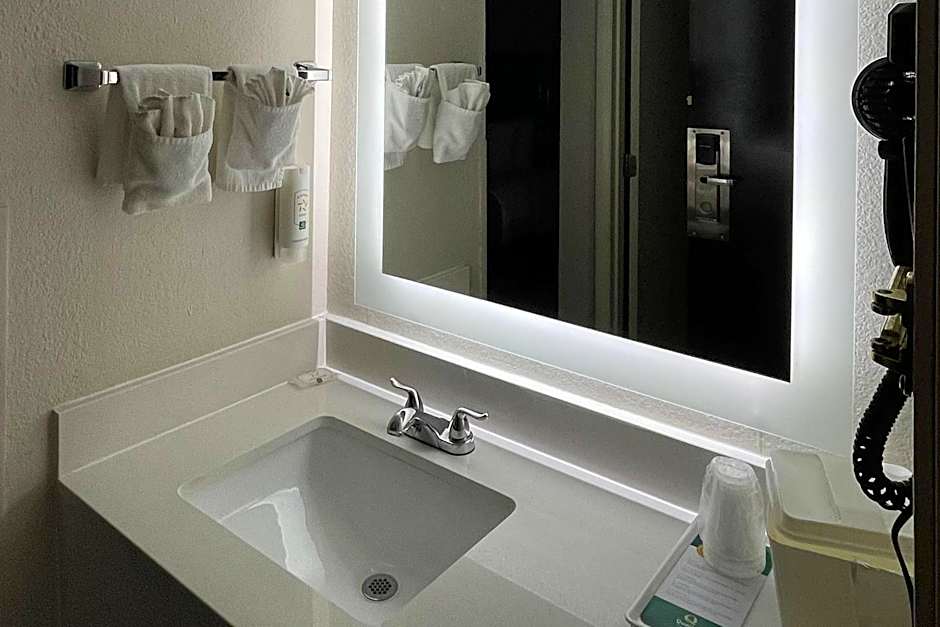 Quality Inn & Suites Clemmons I-40