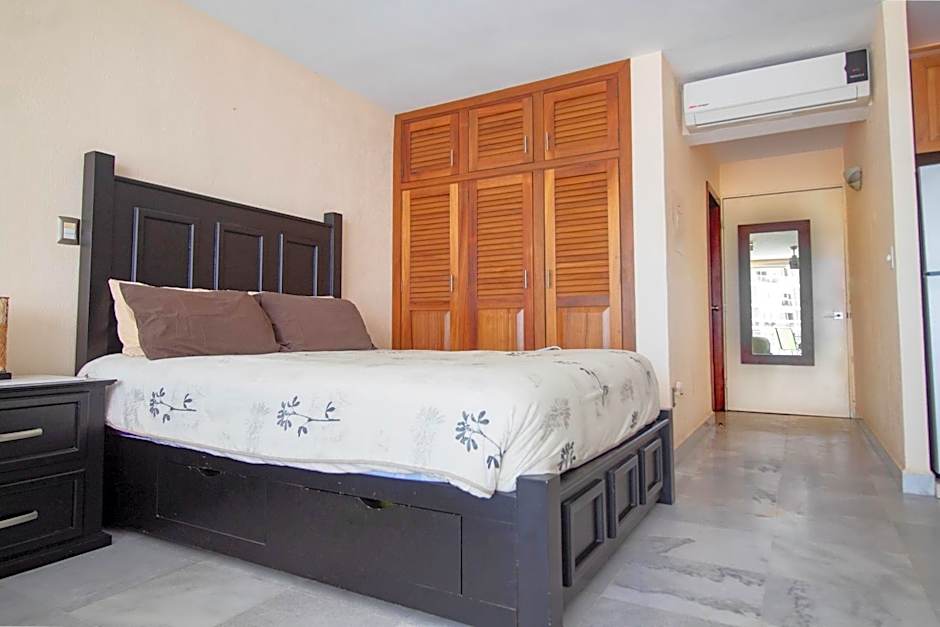 Suites at Aria Pacific Ocean Studio