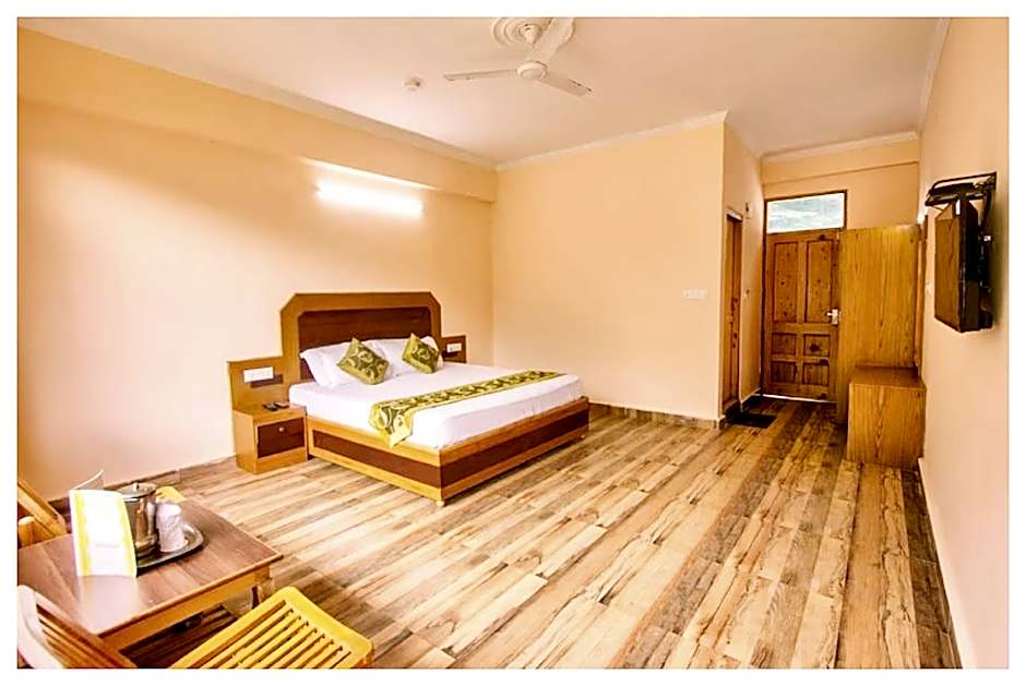 Goroomgo J J Regency Manali