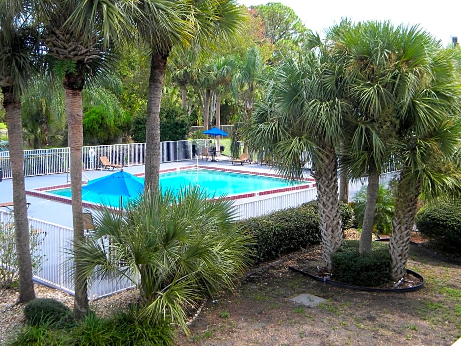 Days Inn by Wyndham Daytona Beach Speedway