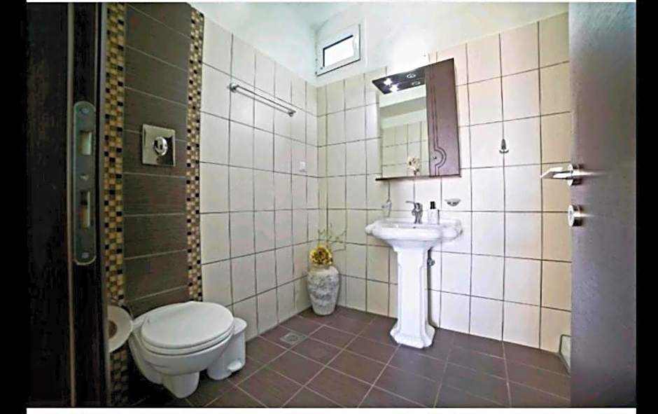GoldenHill Studios&apartments