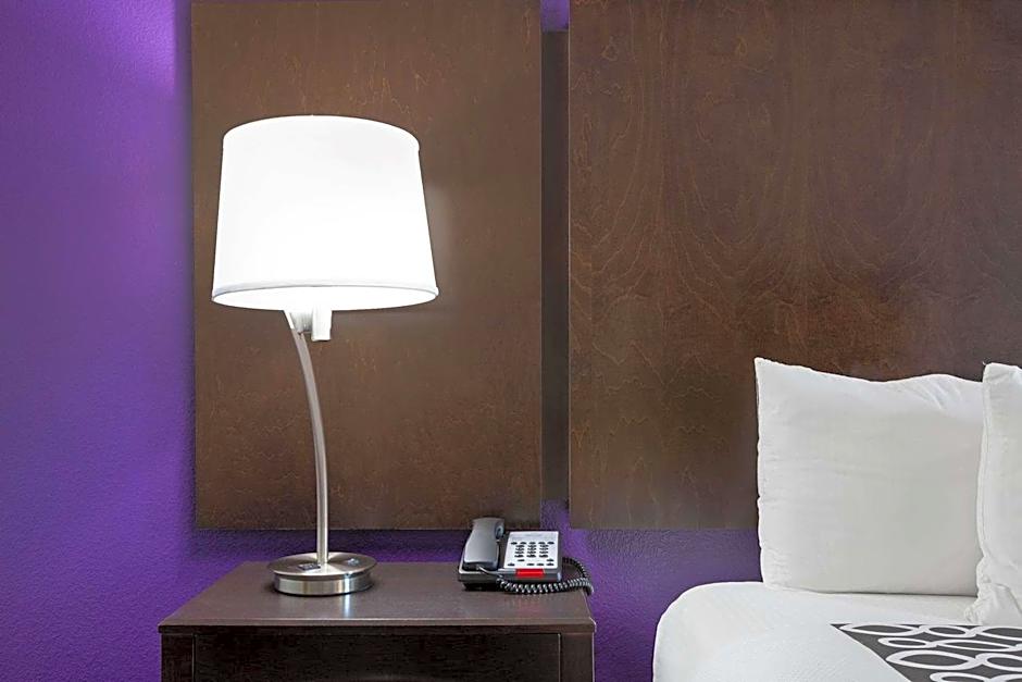 La Quinta Inn & Suites by Wyndham Pasadena North