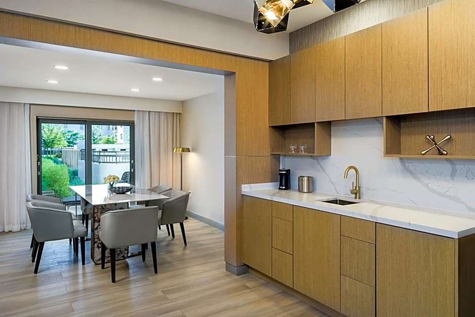 Delta Hotels by Marriott Ontario Airport